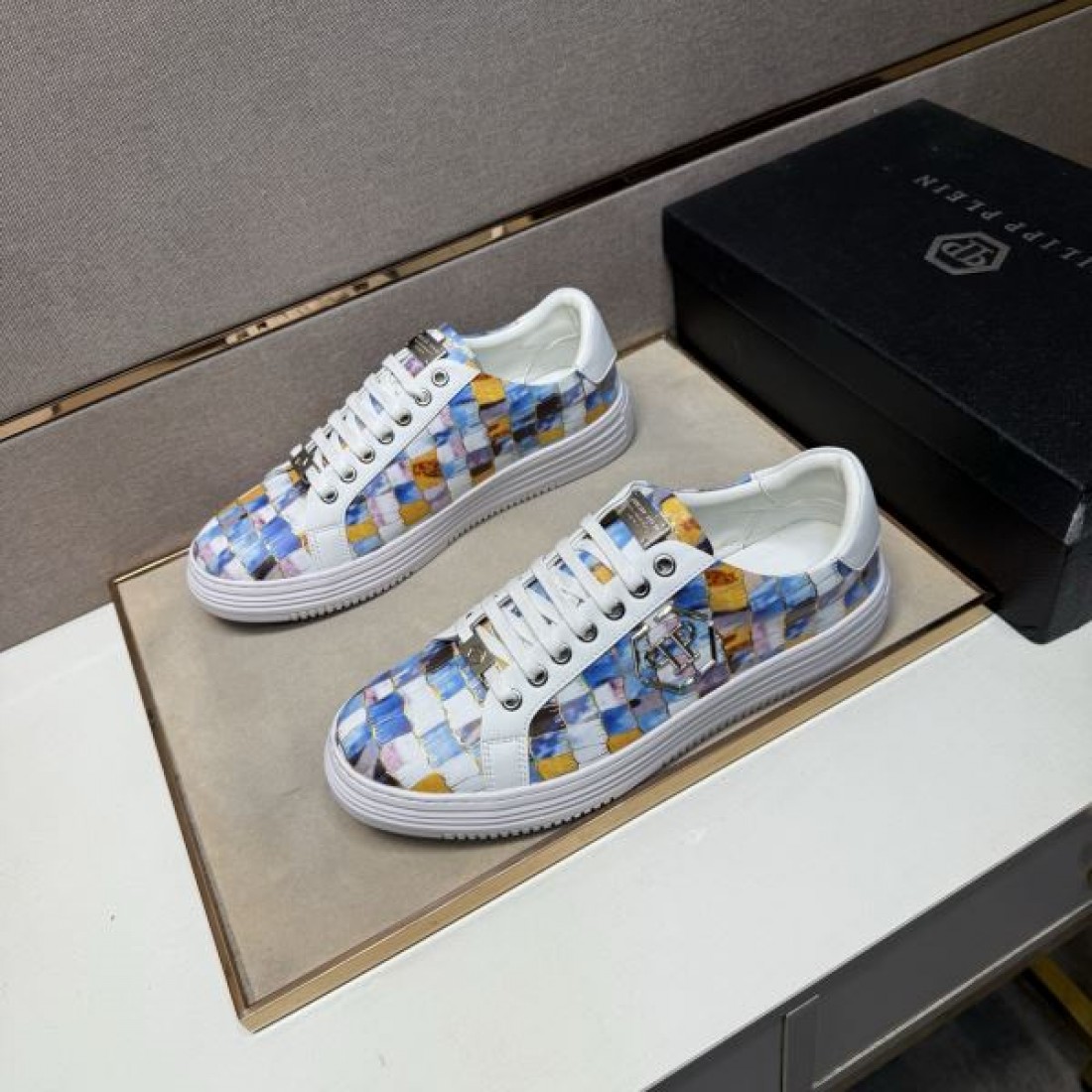 スワロフスキー ゴシック 刺激的 PHILIPP PLEIN フィリッププレイン コピー カジュアルシューズ 