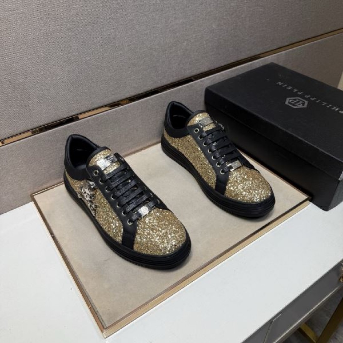 スポーティ 洗練 PHILIPP PLEIN フィリッププレイン コピー カジュアルシューズ 迫力 スタイリッシュ