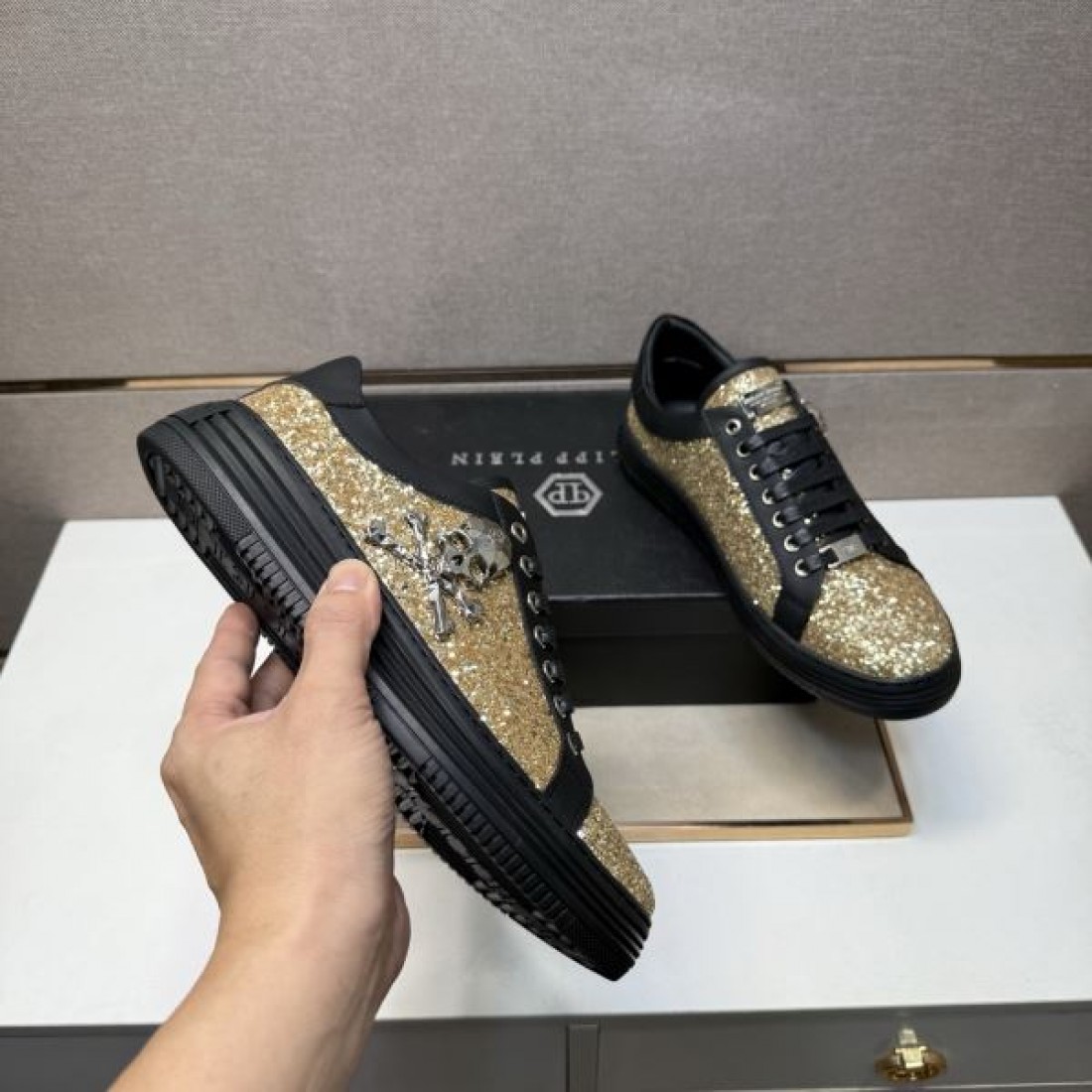 スポーティ 洗練 PHILIPP PLEIN フィリッププレイン コピー カジュアルシューズ 迫力 スタイリッシュ