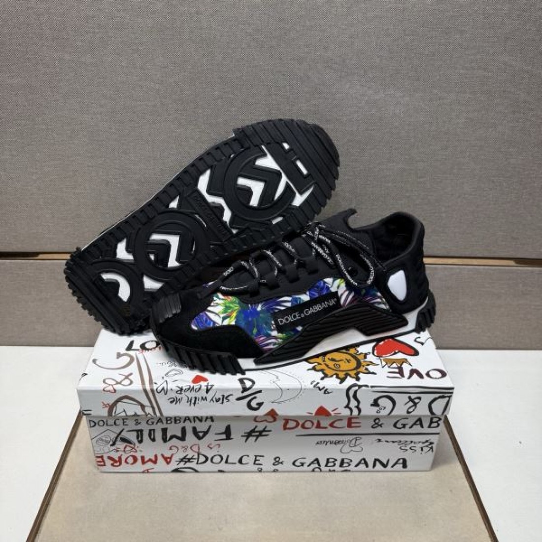 バロック シシリアン ゴールド DOLCE＆GABBANA ドルチェ＆ガッバーナ コピー スニーカー 華麗 