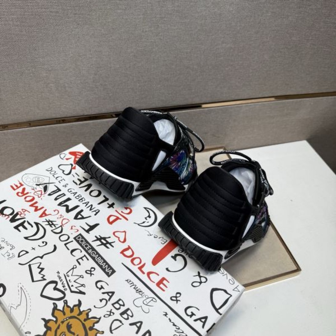 バロック シシリアン ゴールド DOLCE＆GABBANA ドルチェ＆ガッバーナ コピー スニーカー 華麗 