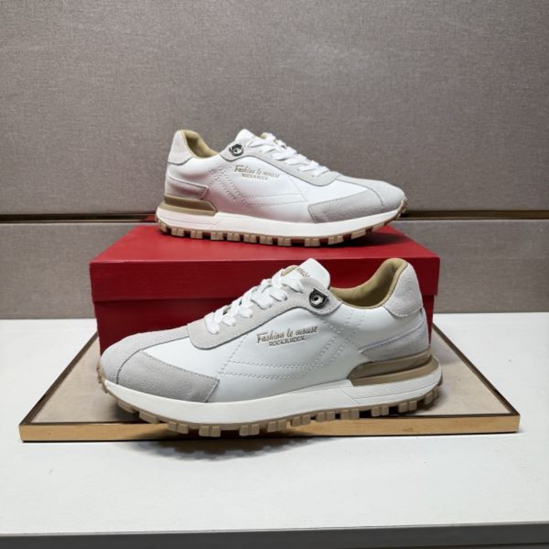  クラシック ガンチーニ ラグジュアリー FERRAGAMO サルヴァトーレ フェラガモ コピー スニーカー