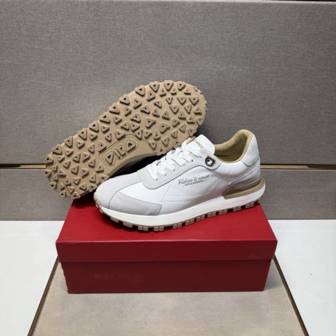  クラシック ガンチーニ ラグジュアリー FERRAGAMO サルヴァトーレ フェラガモ コピー スニーカー