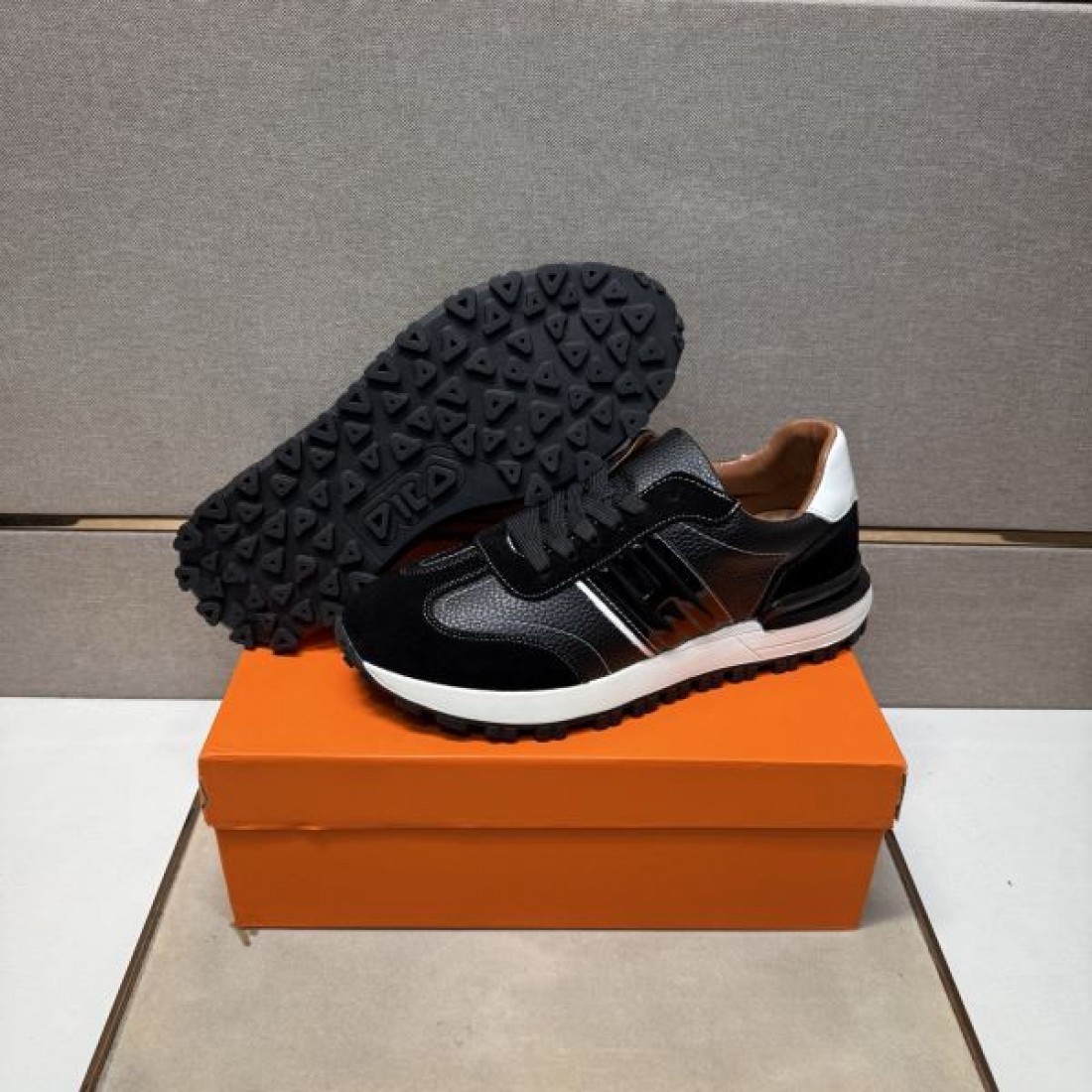 職人技 由緒 極上 HERMES エルメス コピー スニーカー 精巧 軽やか 至高