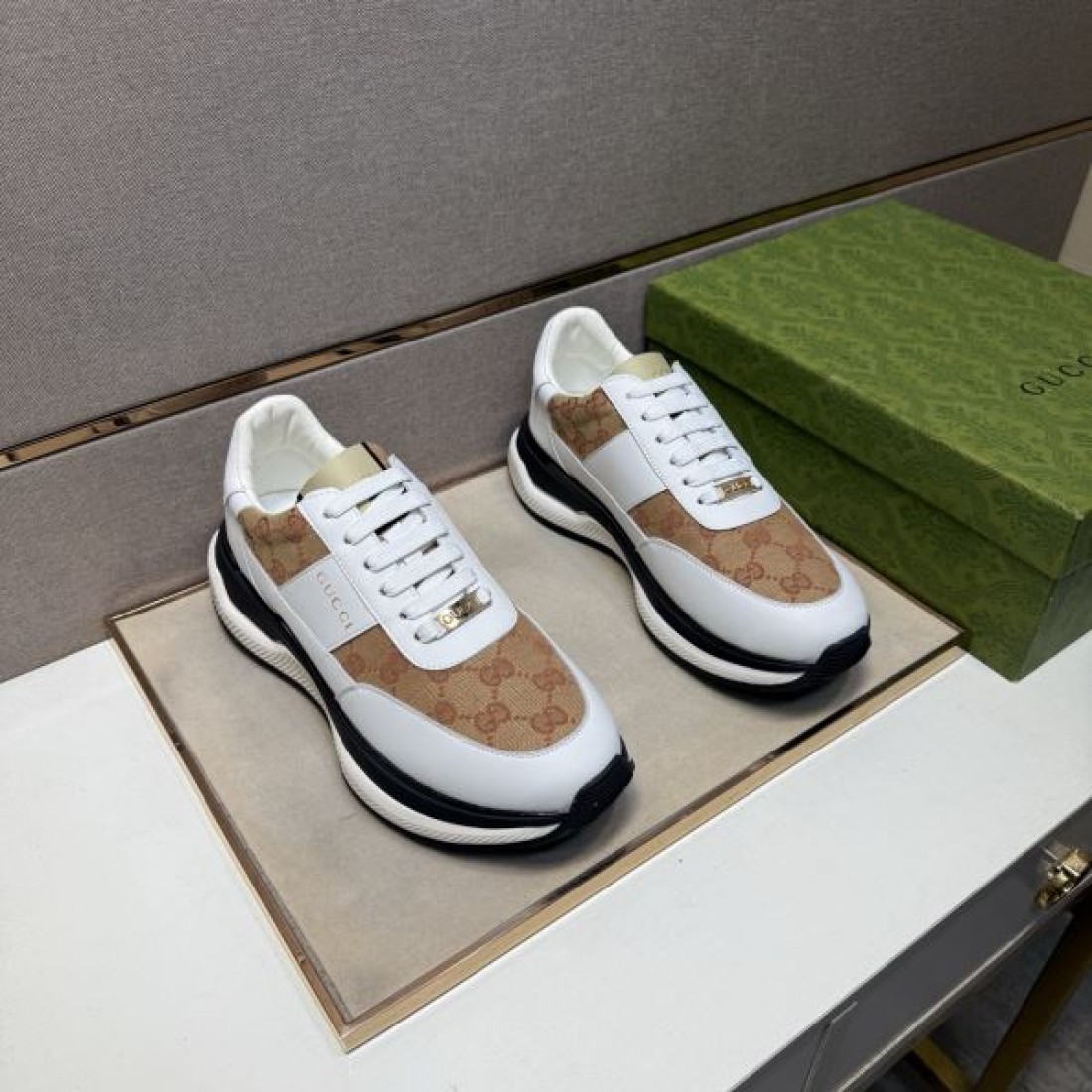 上品 モダン GUCCI グッチ コピー スニーカー 洗練 快適