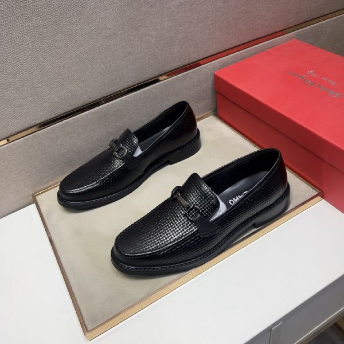 ビット ローファー リッチ FERRAGAMO サルヴァトーレ フェラガモ コピー ビジネスシューズ 伝統的 