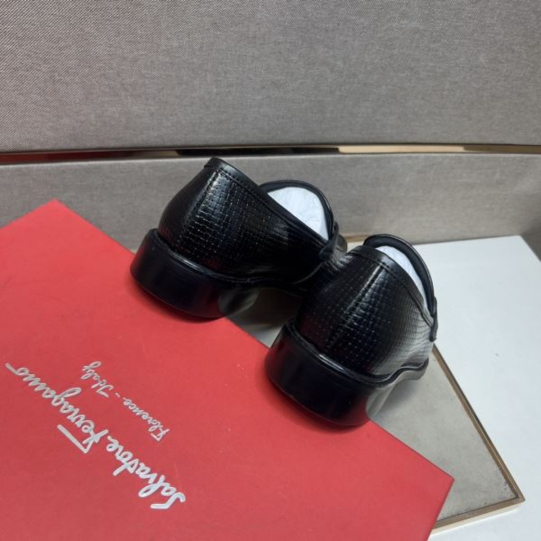 ビット ローファー リッチ FERRAGAMO サルヴァトーレ フェラガモ コピー ビジネスシューズ 伝統的 