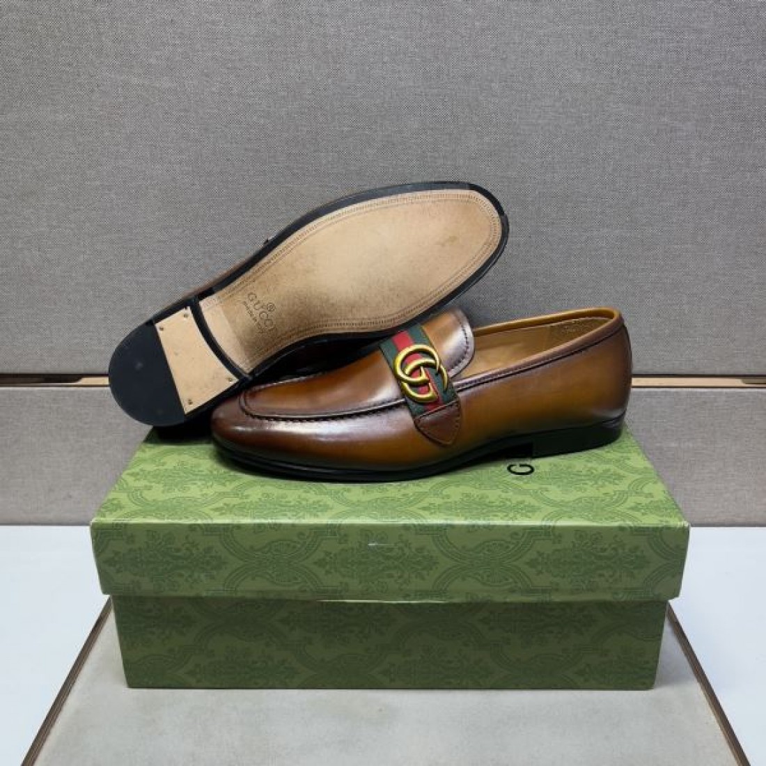 スネーク柄 セクシー シャープ GUCCI コピー グッチ ビジネスシューズ 妖艶 魅力的 大胆