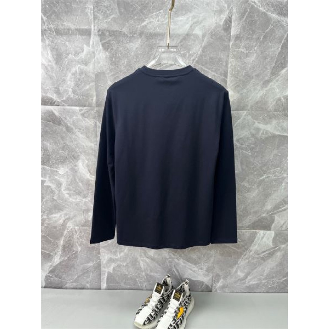 華やか 限定 ルイヴィトン LOUIS VUITTON コピー 長袖Tシャツ 特別 贅沢