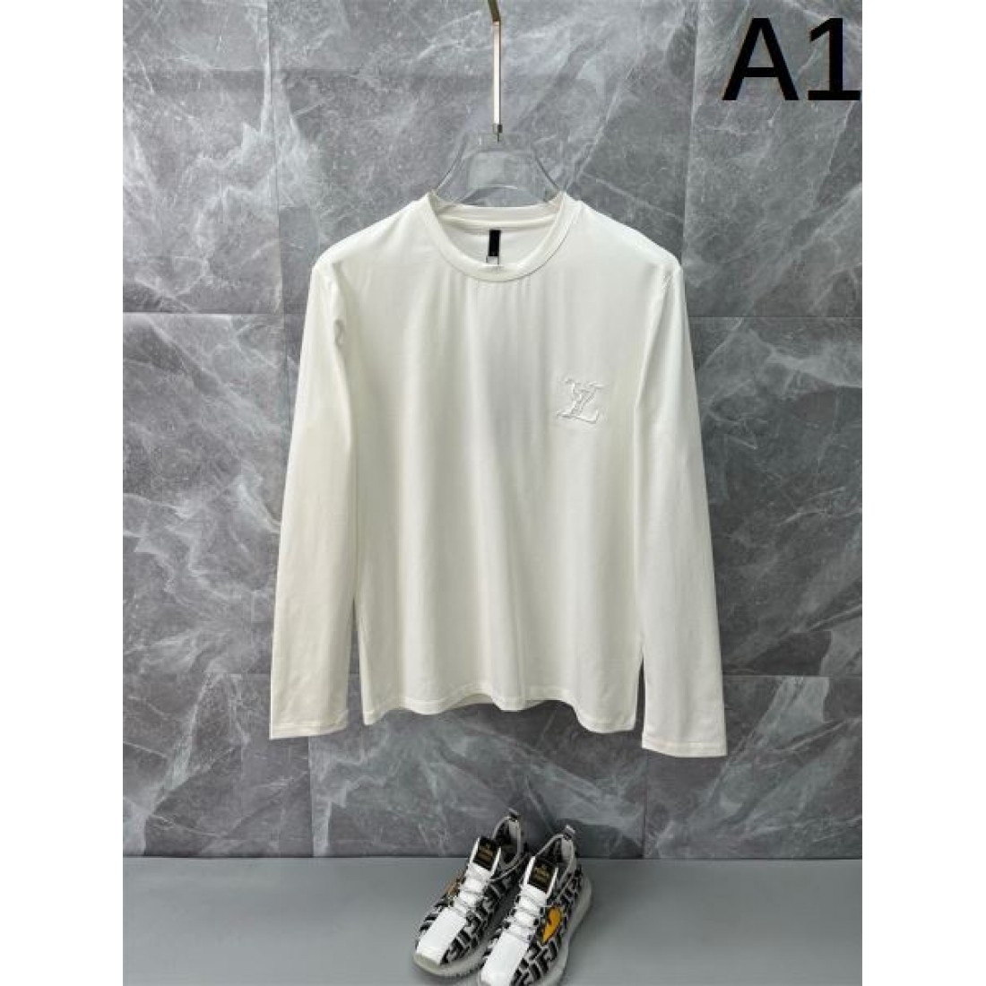 都会的 おしゃれ ルイヴィトン LOUIS VUITTON コピー 長袖Tシャツ 軽やか 日常的