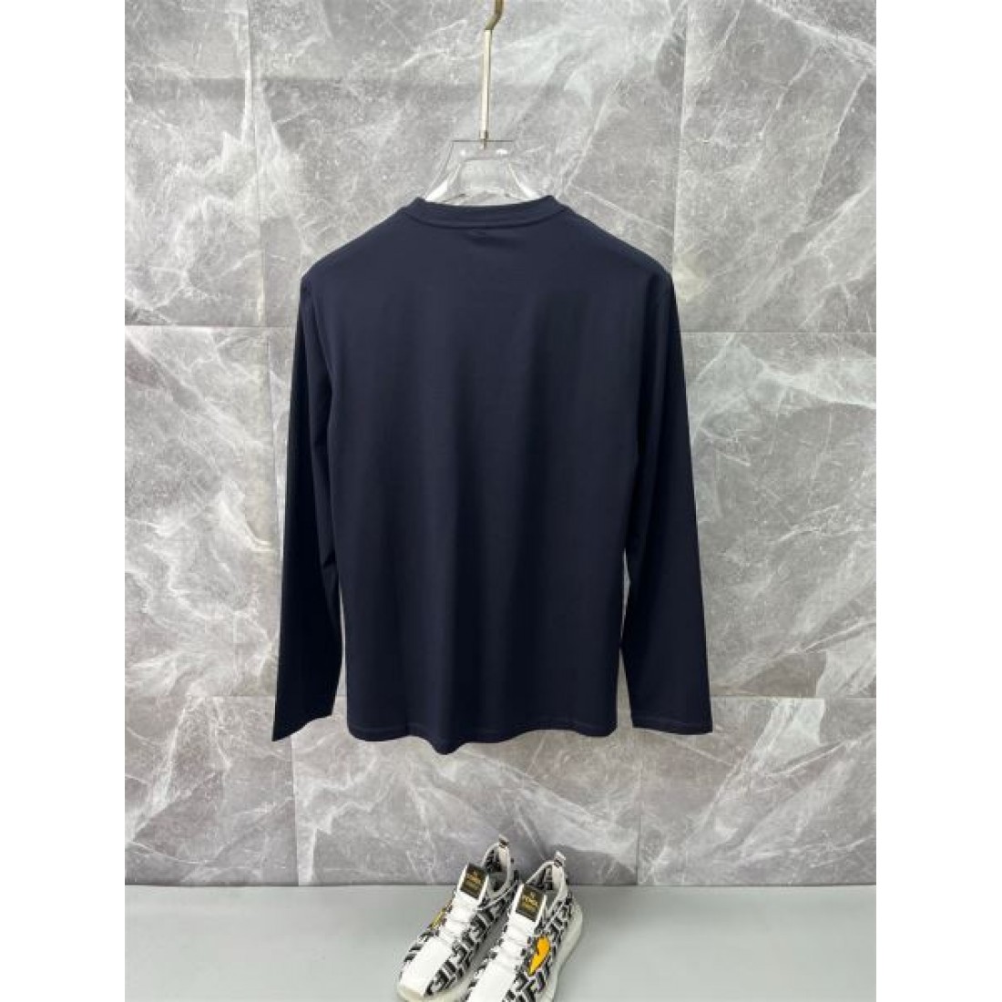 モダン 大人 ルイヴィトン LOUIS VUITTON コピー 長袖Tシャツ 落ち着き 上質