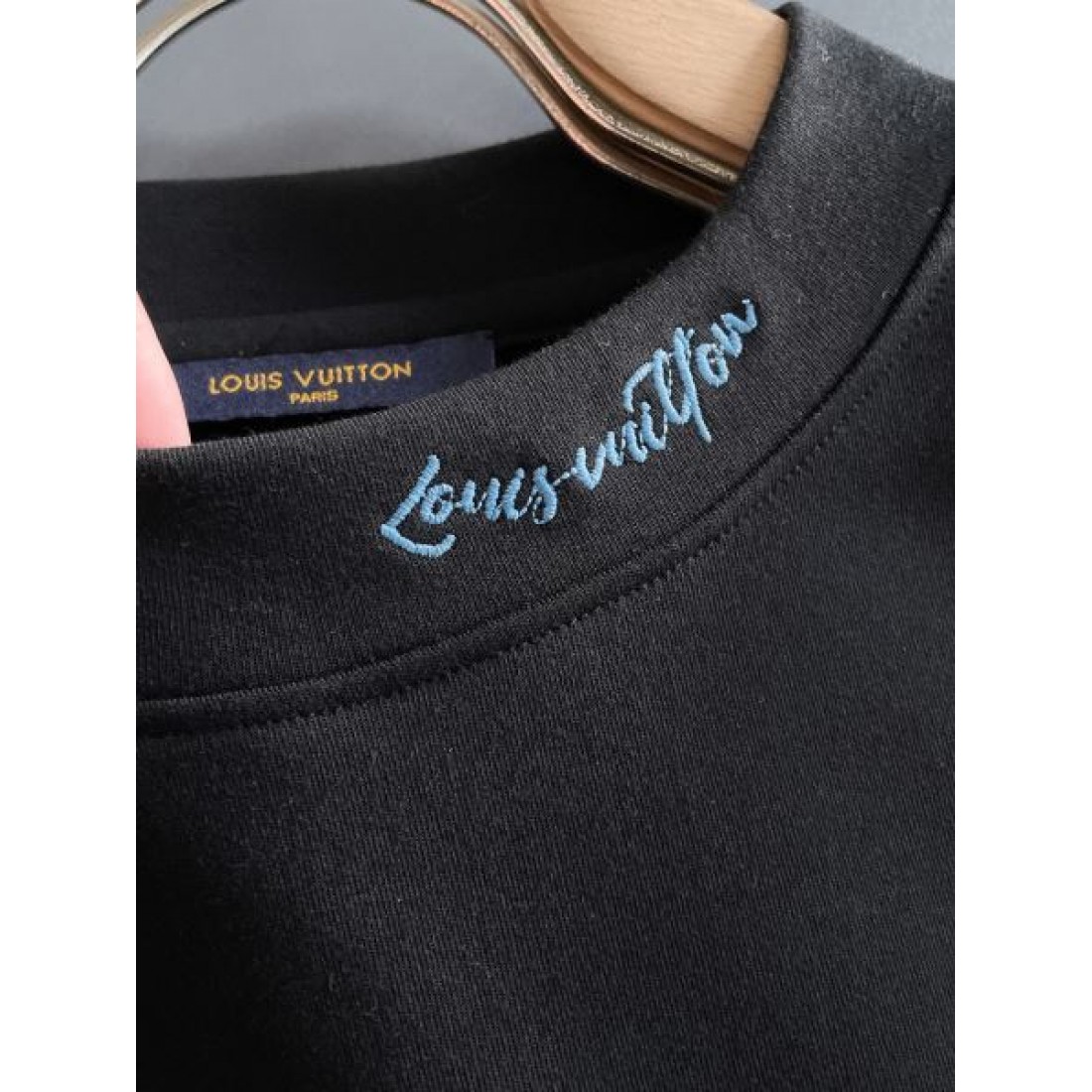 洗練 高級 ルイヴィトン LOUIS VUITTON コピー 長袖Tシャツ エレガント 定番