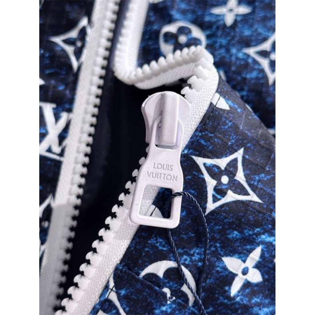 高級感 ある モダンな ルイヴィトン LOUIS VUITTON コピー ジャケット 洗練 された