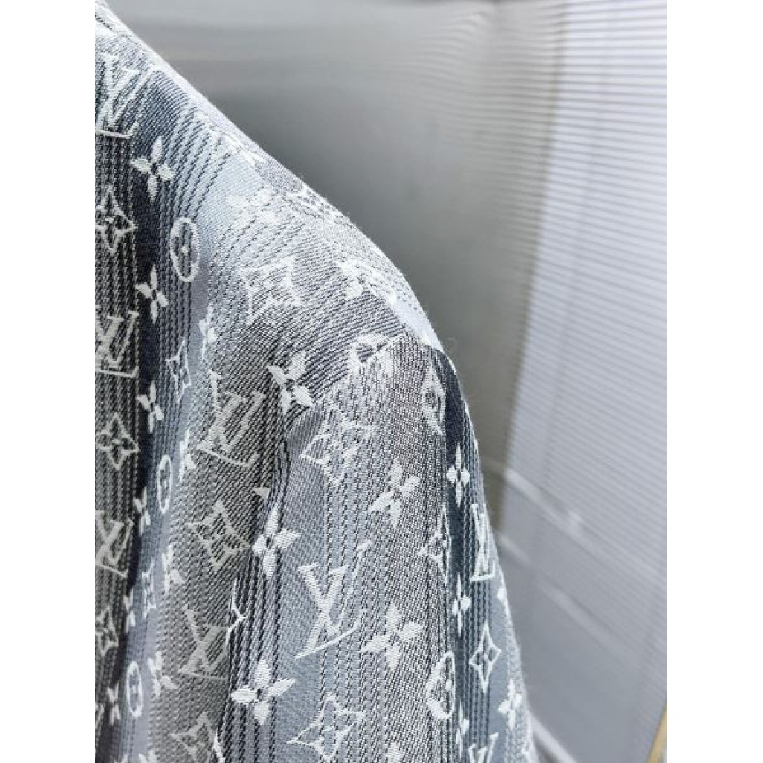  モダン スタイリッシュ ルイヴィトン LOUIS VUITTON コピー ジャケット 洗練された シック