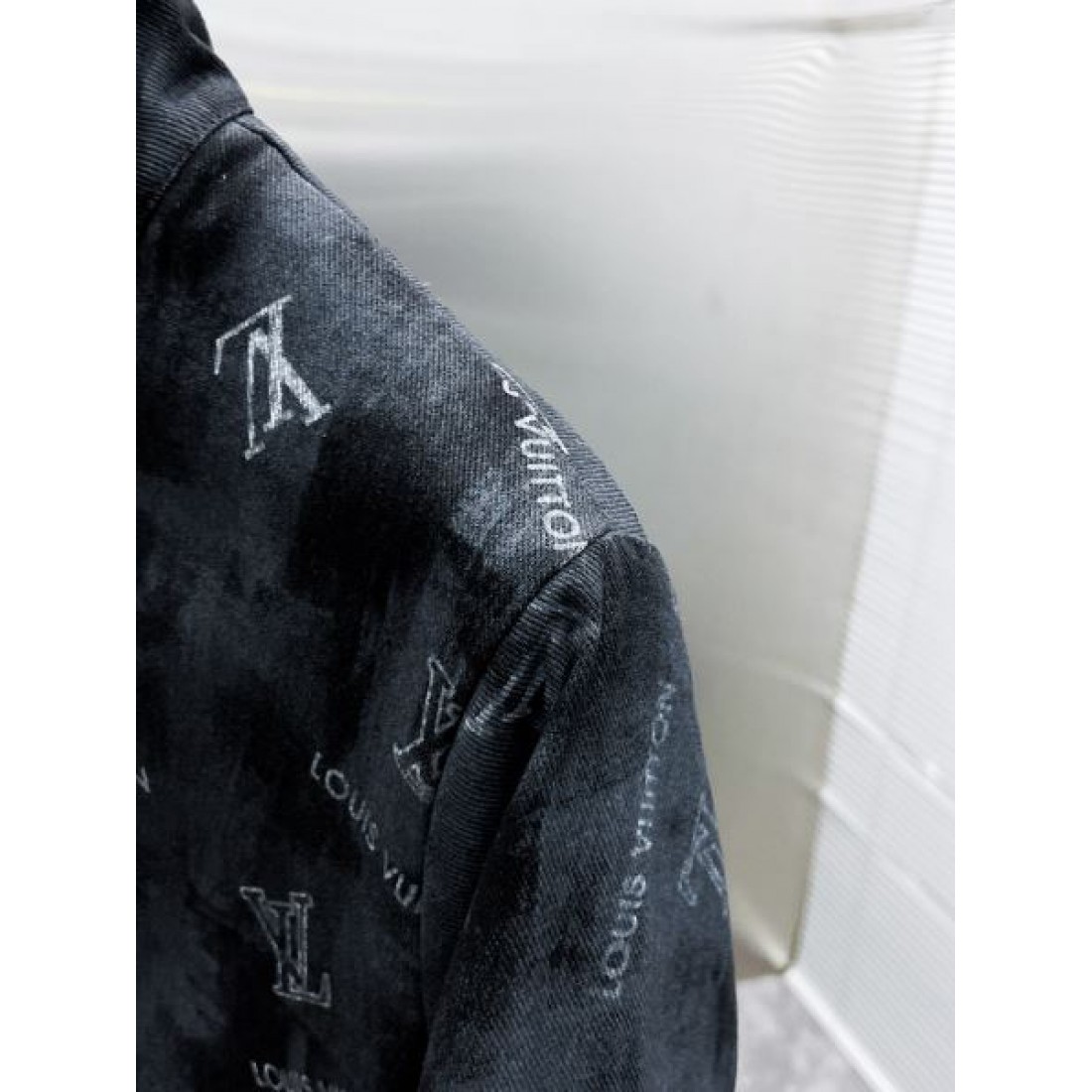 上品な エレガント ルイヴィトン LOUIS VUITTON コピー ジャケット シック 高級感のある