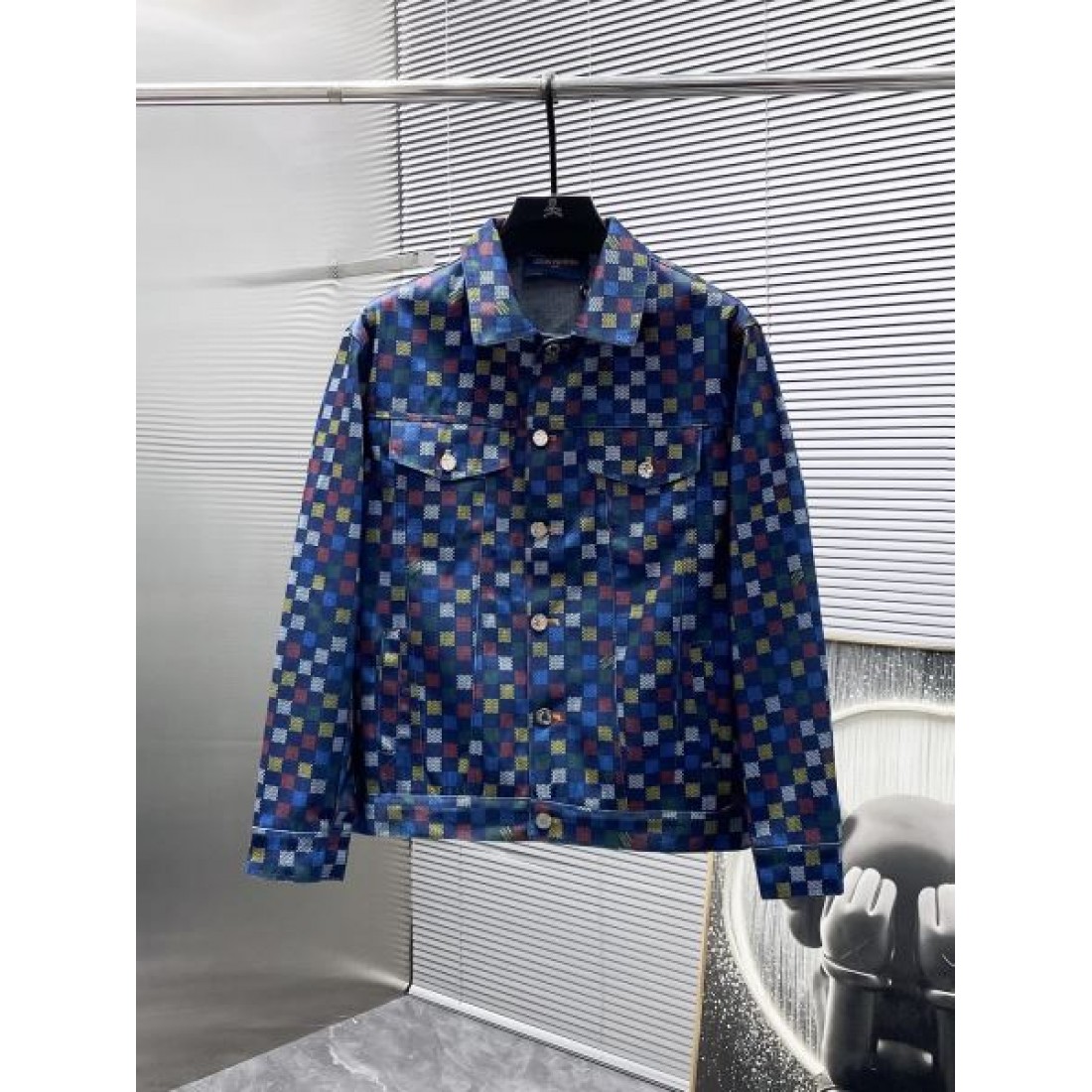 スタイリッシュ 洗練された ルイヴィトン LOUIS VUITTON コピー ジャケット 上質 エレガント