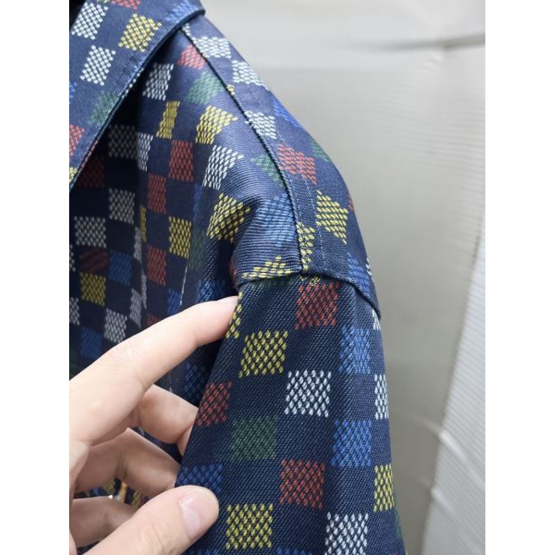 スタイリッシュ 洗練された ルイヴィトン LOUIS VUITTON コピー ジャケット 上質 エレガント