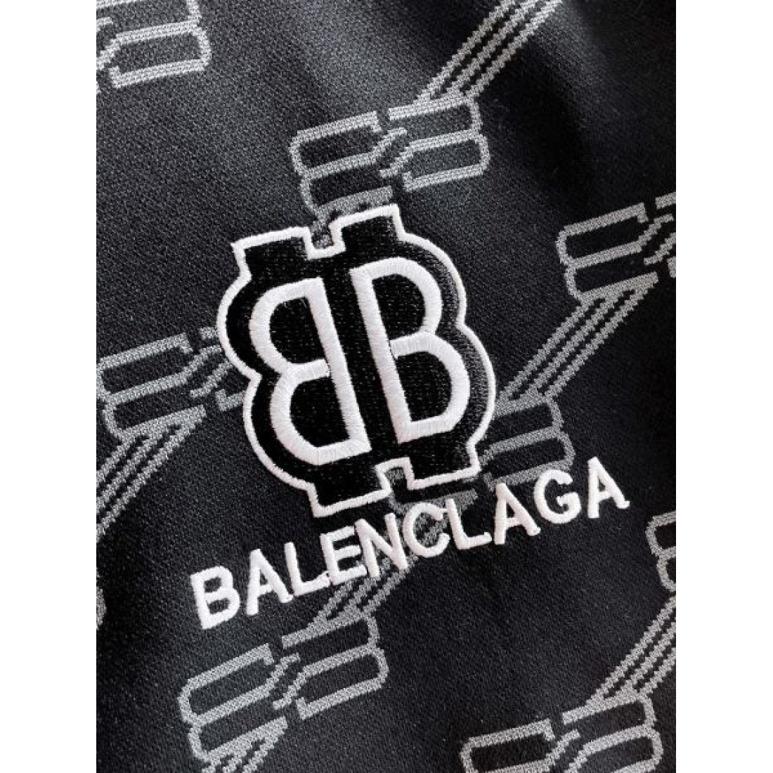 洗練された スタイリッシュ バレンシアガ BALENCIAGA コピー 上下セット モダン 高級感のある
