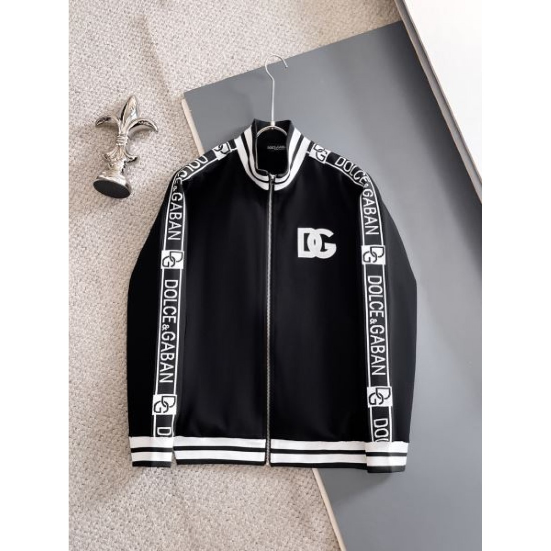 スタイリッシュ 上品な ドルチェ＆ガッバーナ DOLCE＆GABBANA コピー 上下セット シック