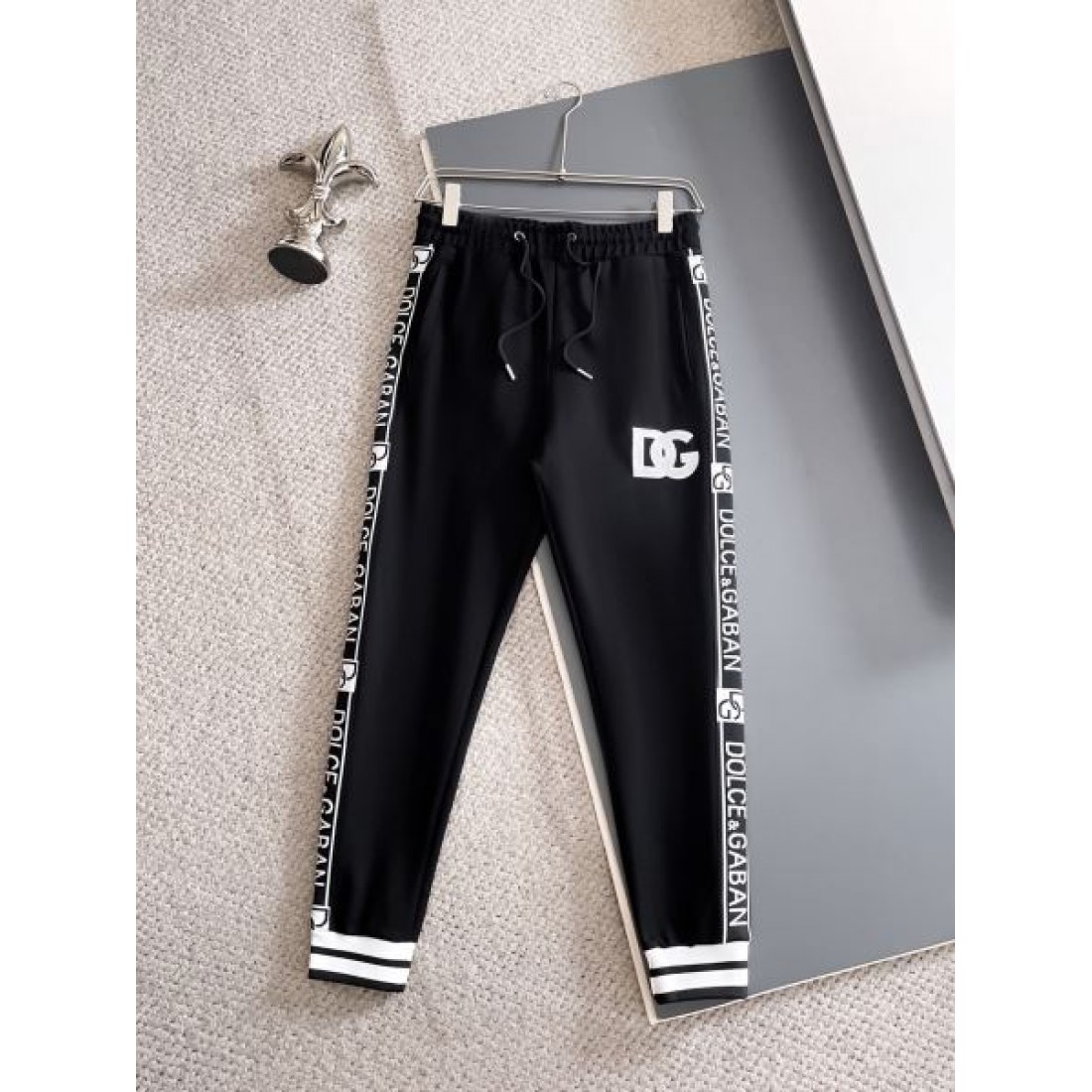 スタイリッシュ 上品な ドルチェ＆ガッバーナ DOLCE＆GABBANA コピー 上下セット シック