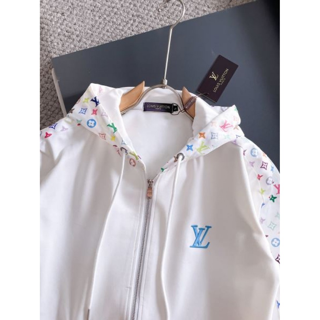 高級感のある 洗練された エレガント ルイヴィトン LOUIS VUITTON コピー 上下セット