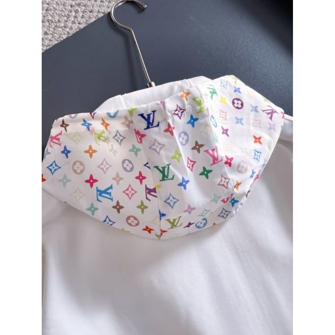 高級感のある 洗練された エレガント ルイヴィトン LOUIS VUITTON コピー 上下セット