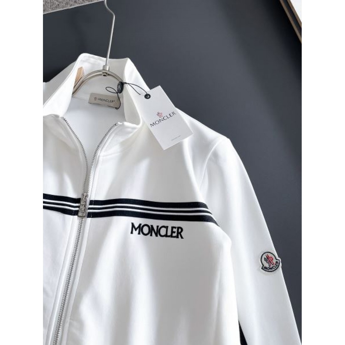  上質 落ち着いた 洗練された モンクレール MONCLER コピー 上下セット エレ