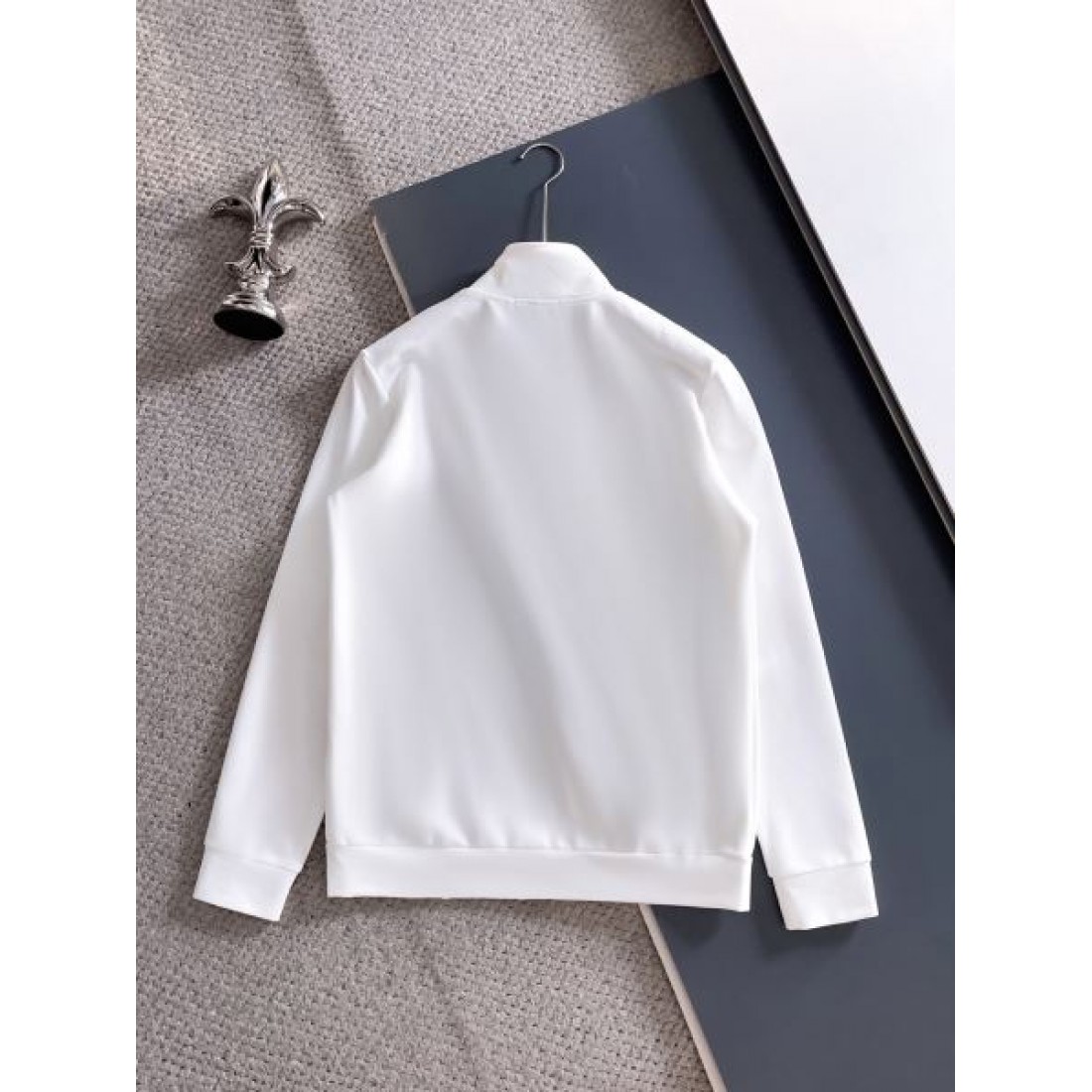 スタイリッシュ 洗練された 上品な プラダ PRADA コピー 上下セット エレガント