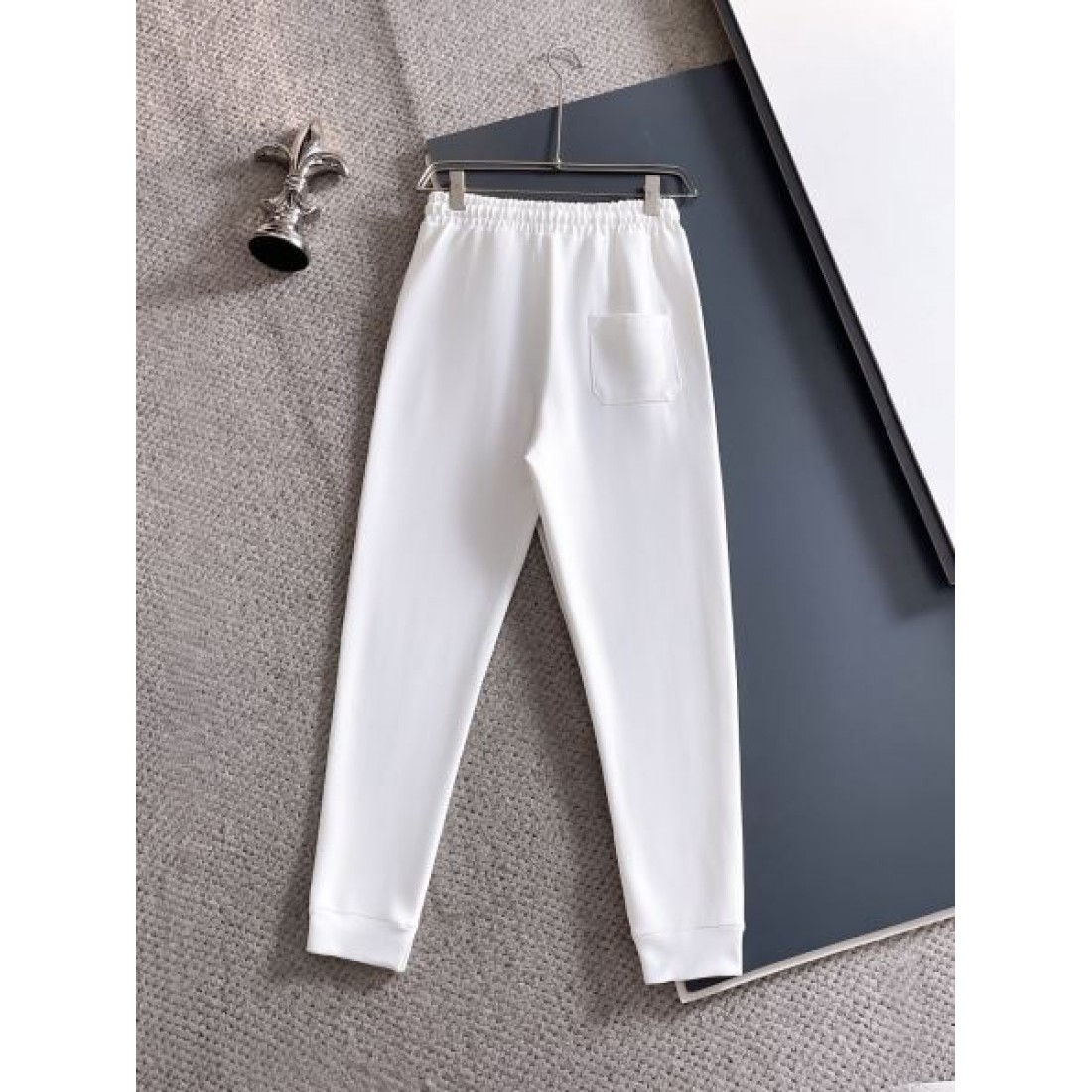 スタイリッシュ 洗練された 上品な プラダ PRADA コピー 上下セット エレガント