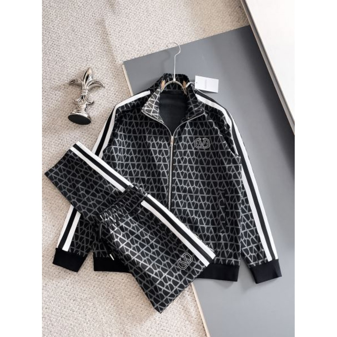 上質 洗練された エレガント ヴァレンティノ VALENTINO コピー 上下セット