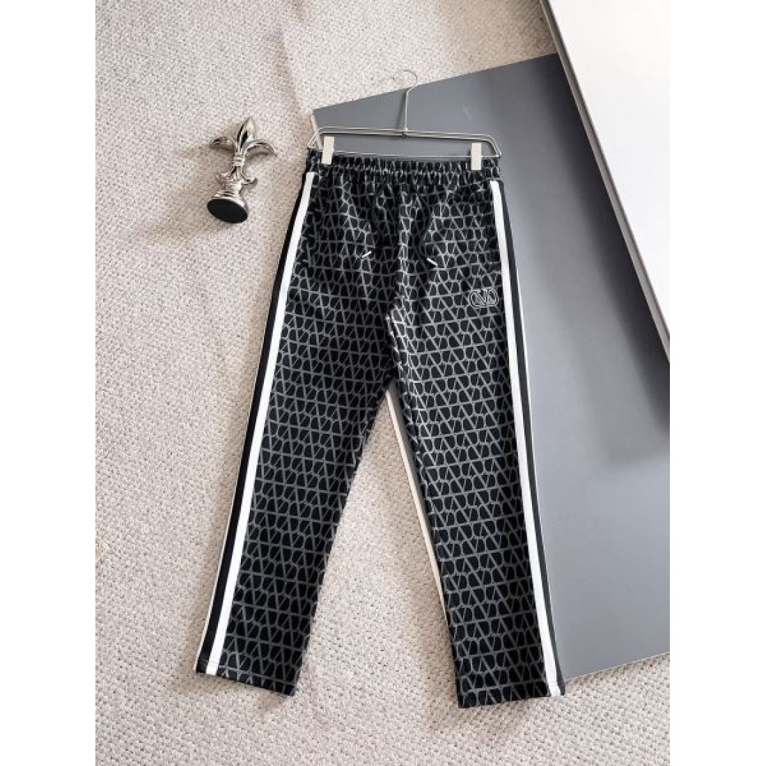 上質 洗練された エレガント ヴァレンティノ VALENTINO コピー 上下セット