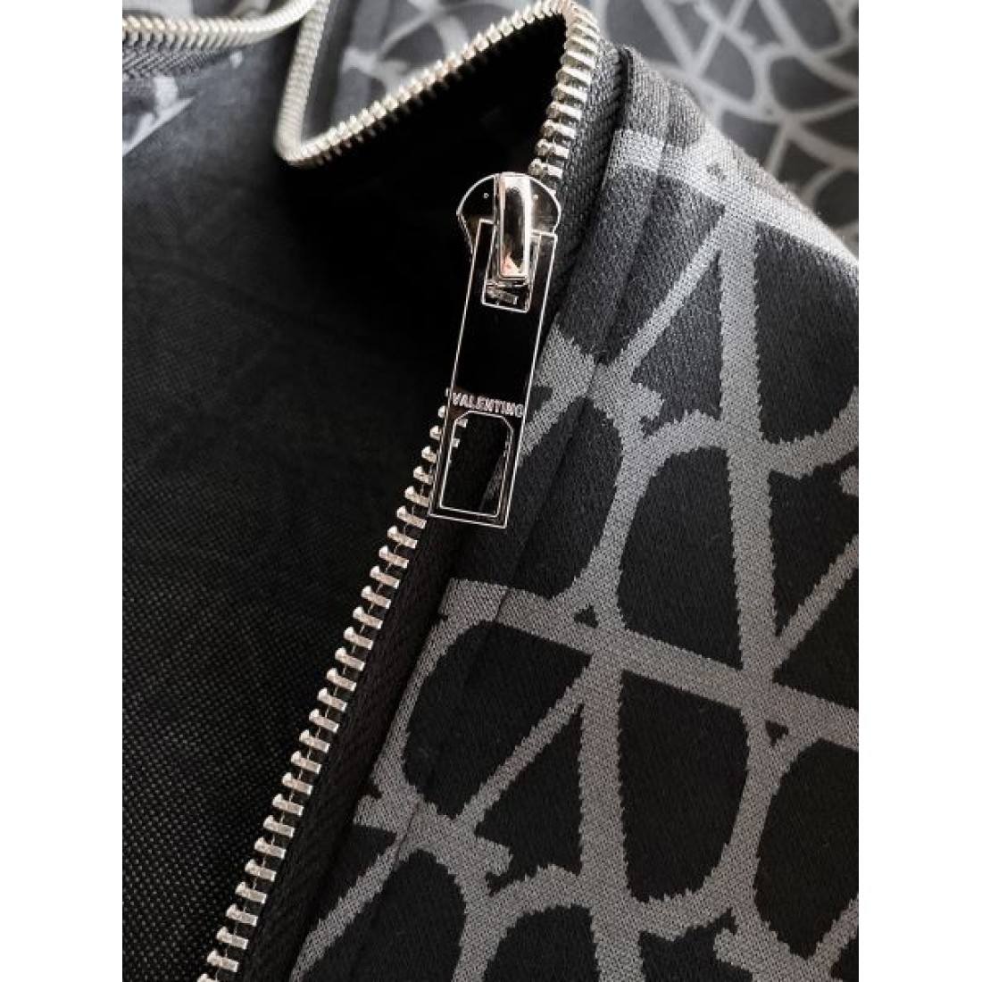 上質 洗練された エレガント ヴァレンティノ VALENTINO コピー 上下セット