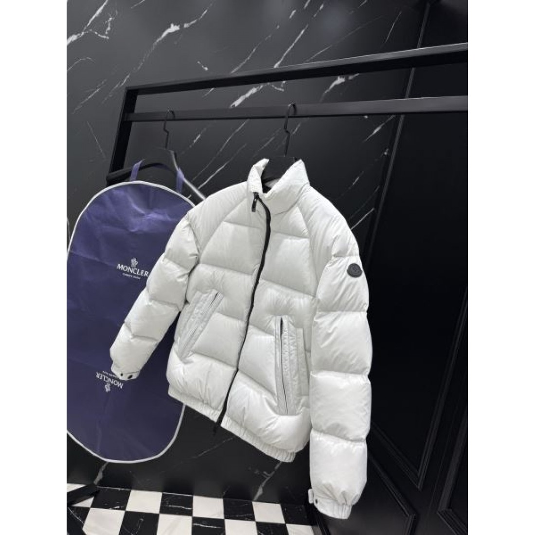  高性能 スタイリッシュ モンクレール MONCLER コピー ダウンジャケット 上質 モダン