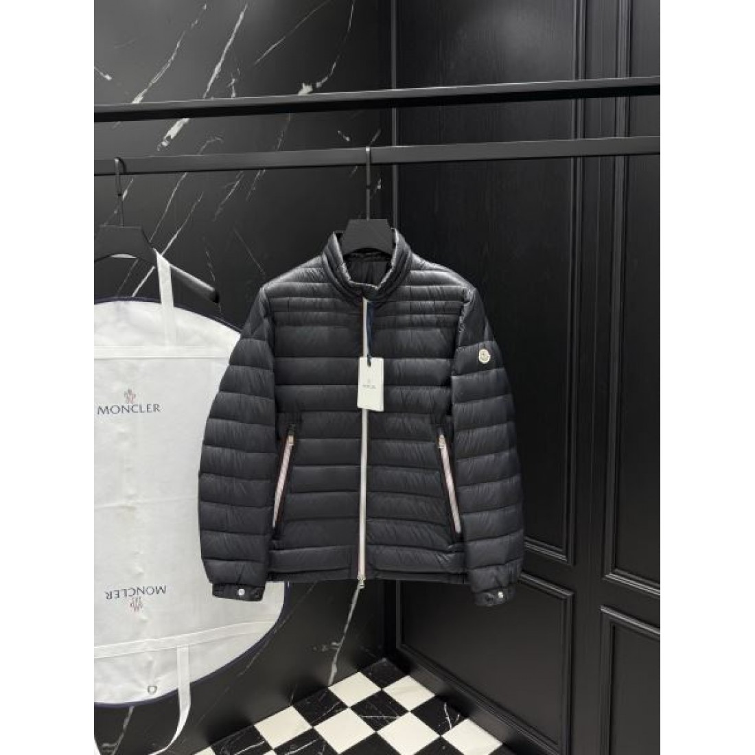 防寒 高級 モンクレール MONCLER コピー ダウンジャケット 洗練 上質
