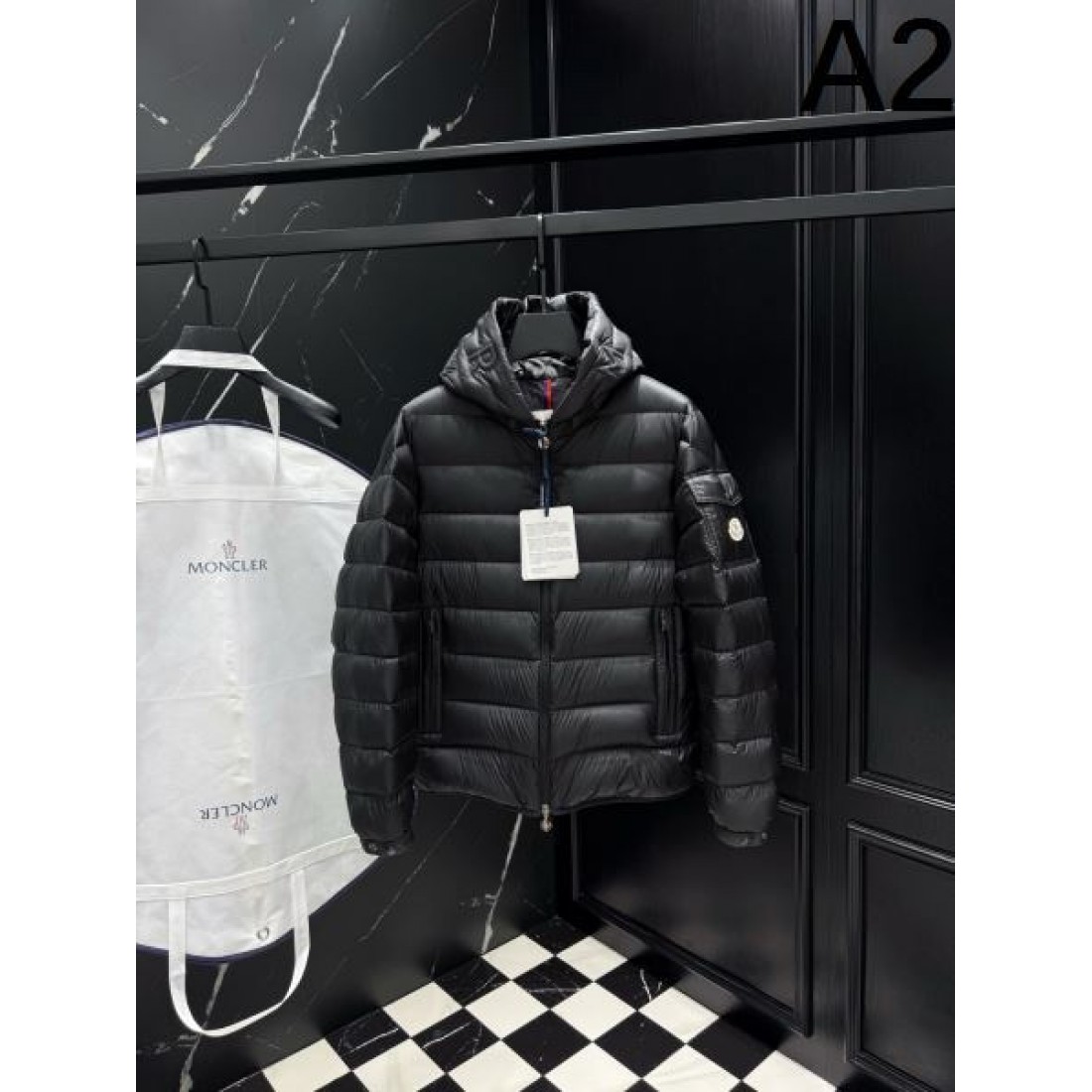  クラシック 高級 洗練された モンクレール MONCLER コピー ダウンジャケット 長持ち