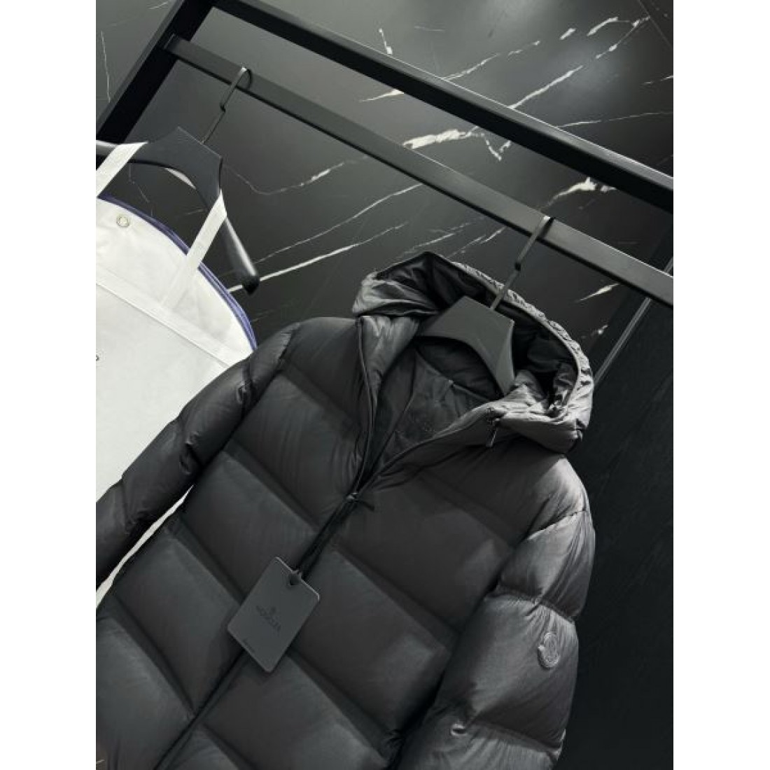 軽快 柔らかい 高品質な モンクレール MONCLER コピー ダウンジャケット 快適 