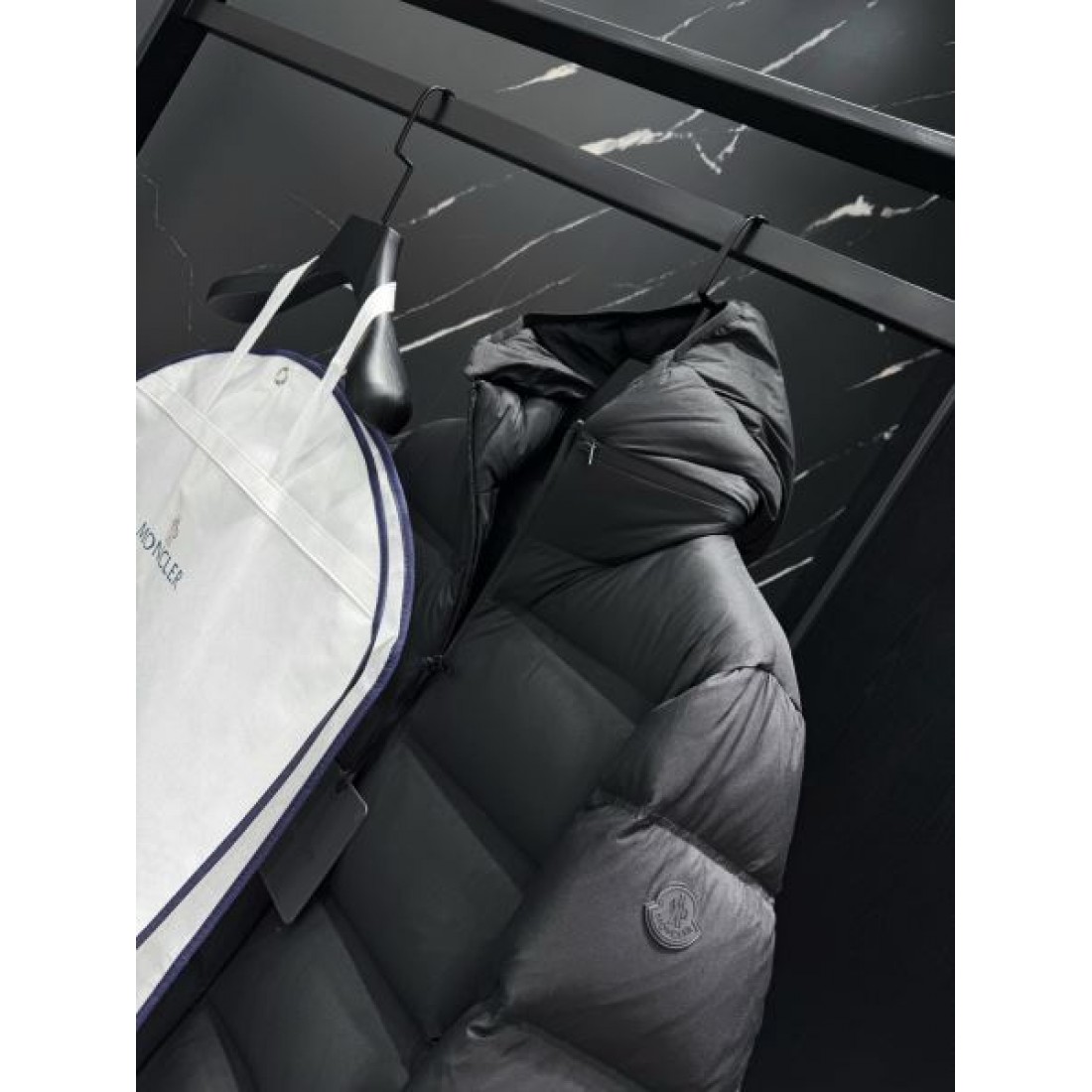 軽快 柔らかい 高品質な モンクレール MONCLER コピー ダウンジャケット 快適 