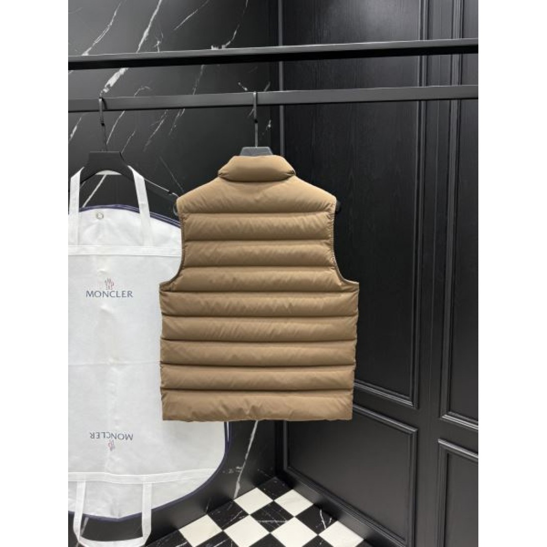 モダン 美しい 上品な モンクレール MONCLER コピー ダウンジャケット すっきり 