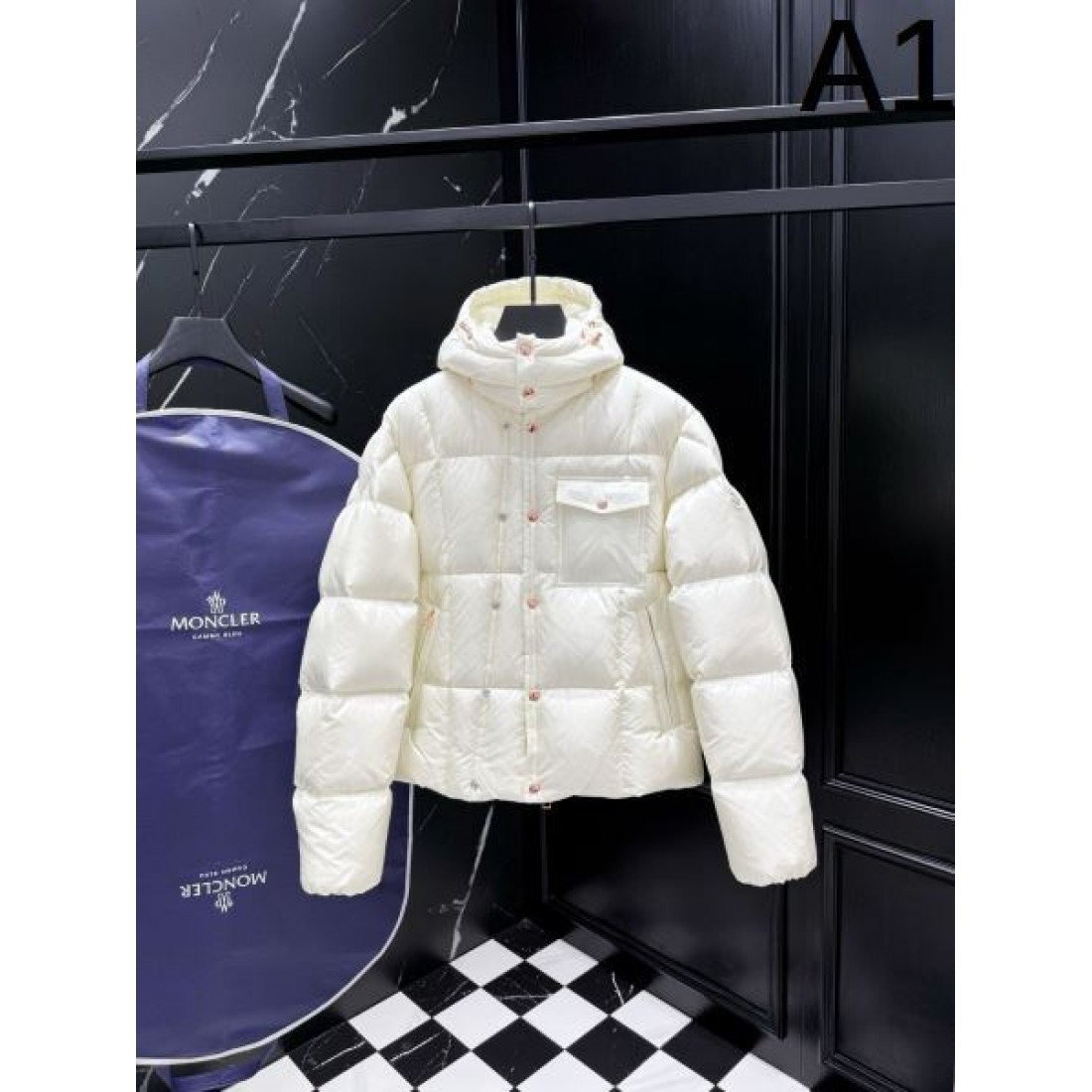 ラグジュアリー 保温性の高い 上質な モンクレール MONCLER コピー ダウンジャケット