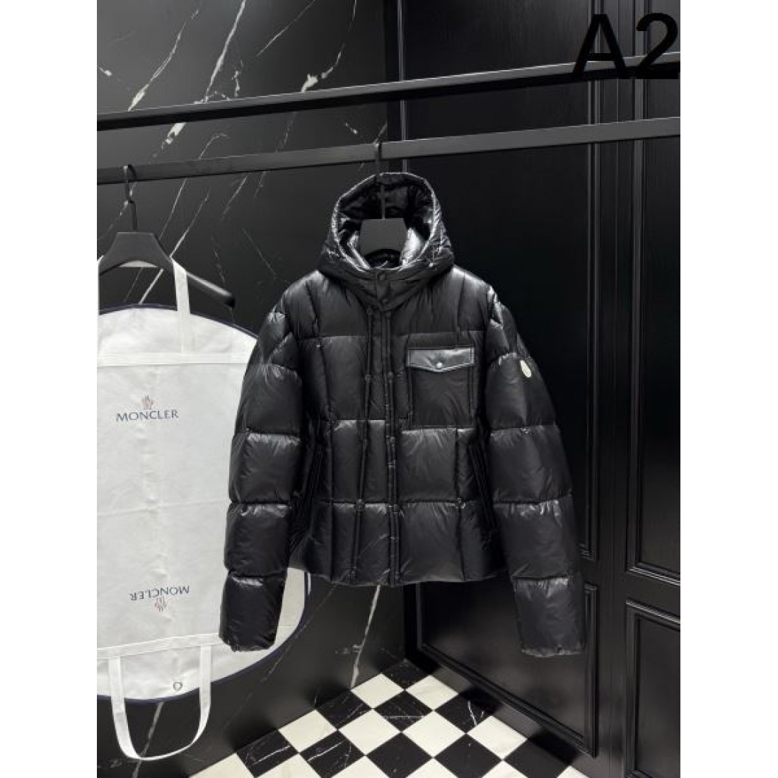 ラグジュアリー 保温性の高い 上質な モンクレール MONCLER コピー ダウンジャケット