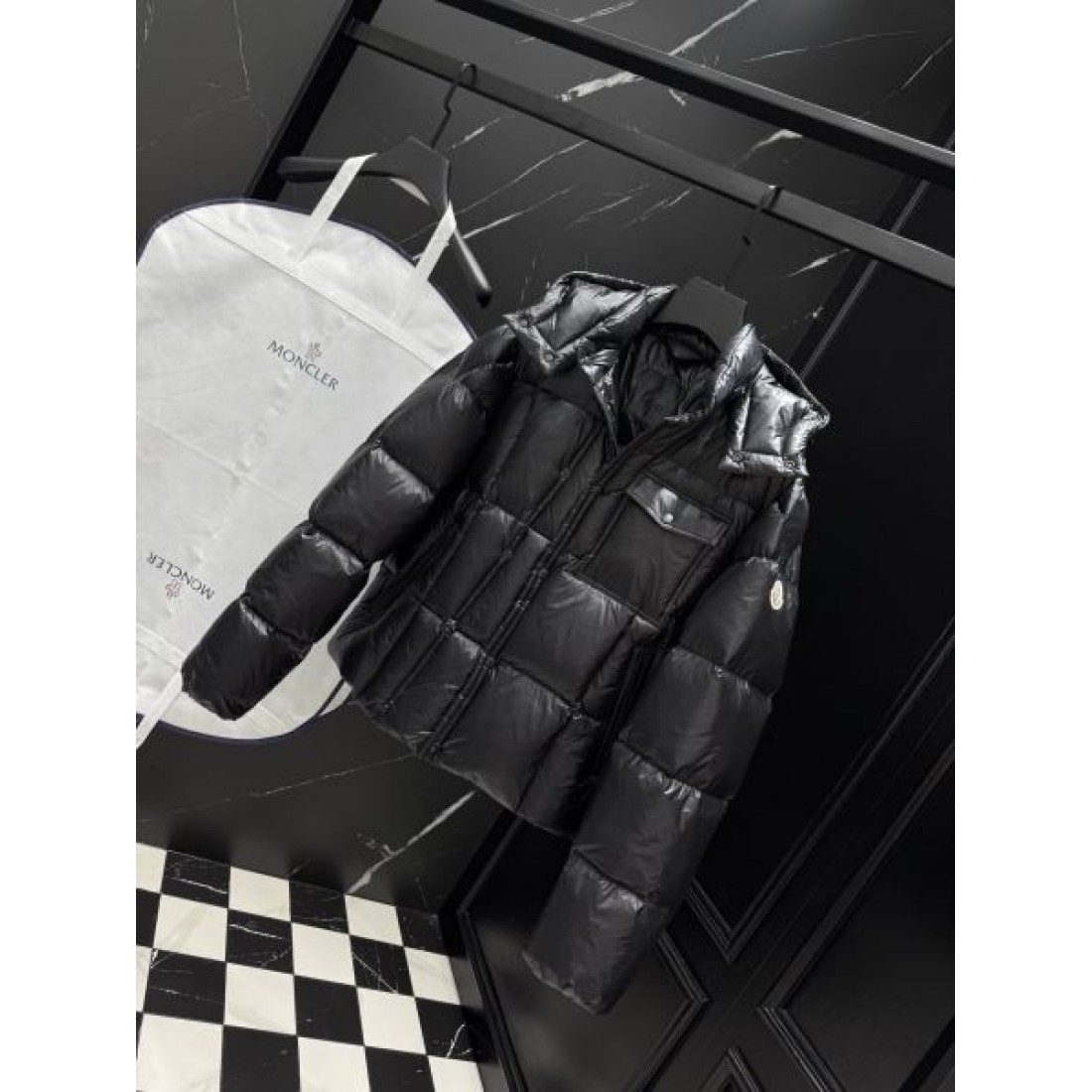 ラグジュアリー 保温性の高い 上質な モンクレール MONCLER コピー ダウンジャケット