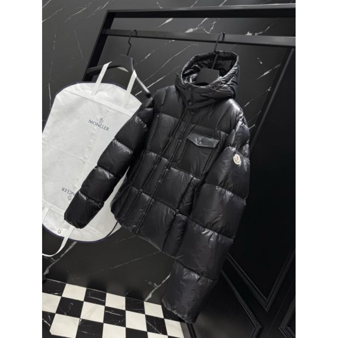 ラグジュアリー 保温性の高い 上質な モンクレール MONCLER コピー ダウンジャケット
