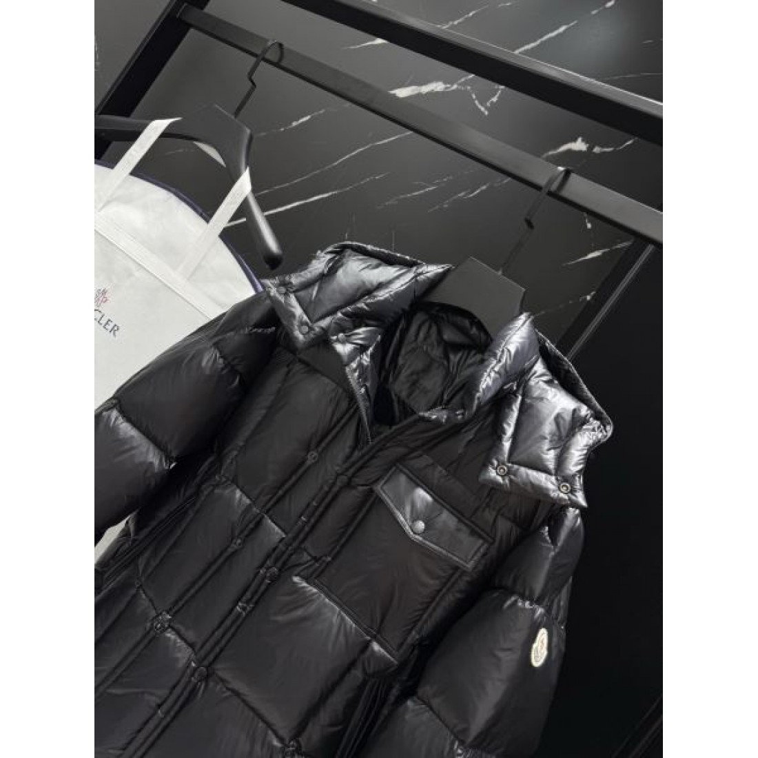 ラグジュアリー 保温性の高い 上質な モンクレール MONCLER コピー ダウンジャケット