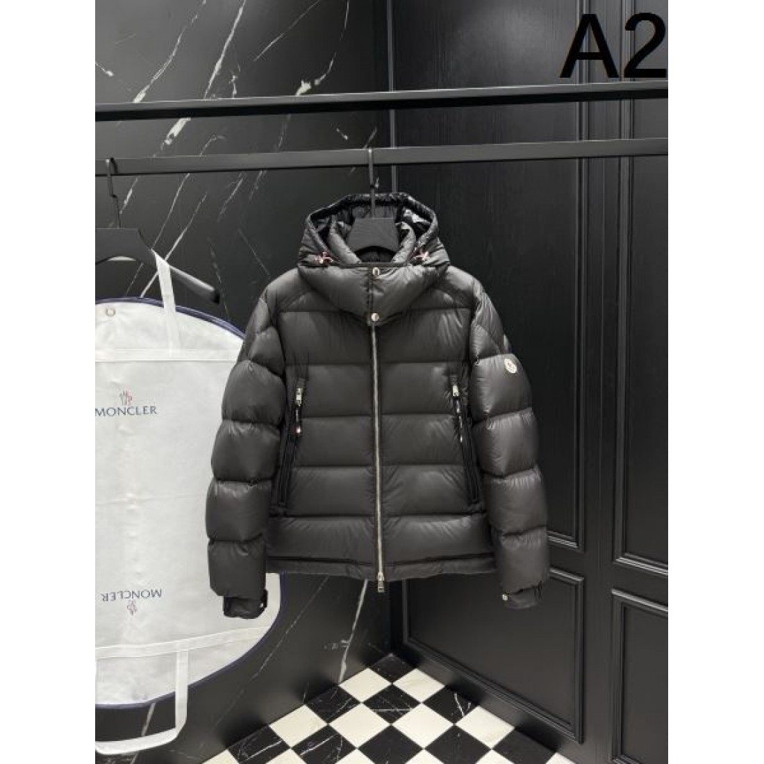 大人っぽい シンプル 高性能な モンクレール MONCLER コピー ダウンジャケット