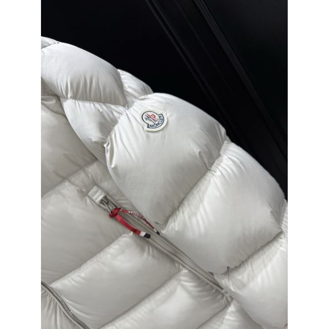 大人っぽい シンプル 高性能な モンクレール MONCLER コピー ダウンジャケット