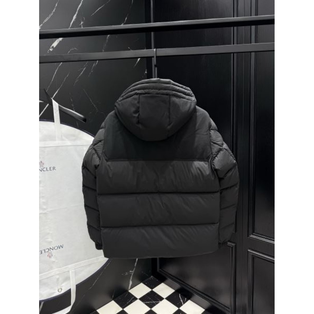 クラシック 高級感のある 美しい モンクレール MONCLER コピー ダウンジャケット 