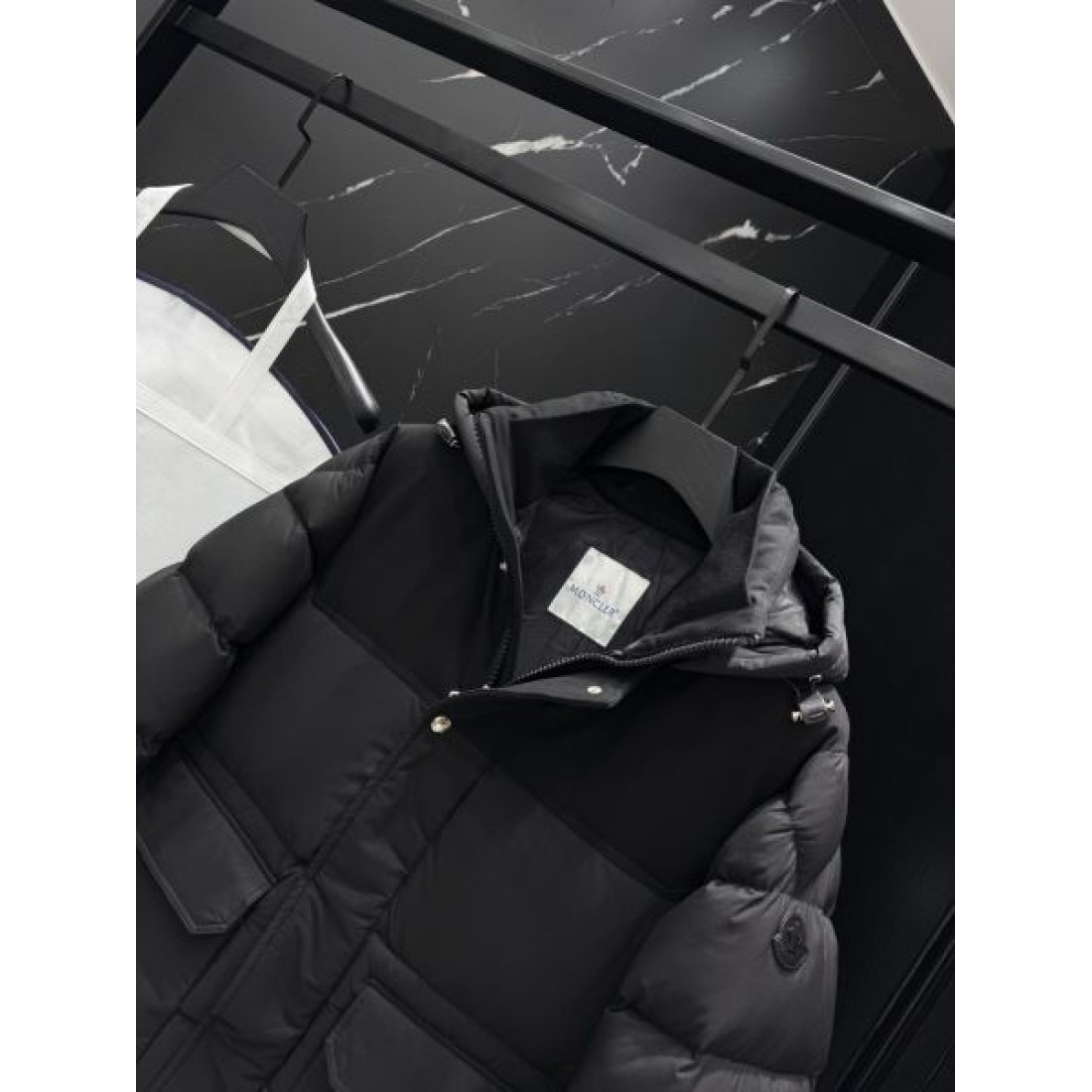 クラシック 高級感のある 美しい モンクレール MONCLER コピー ダウンジャケット 