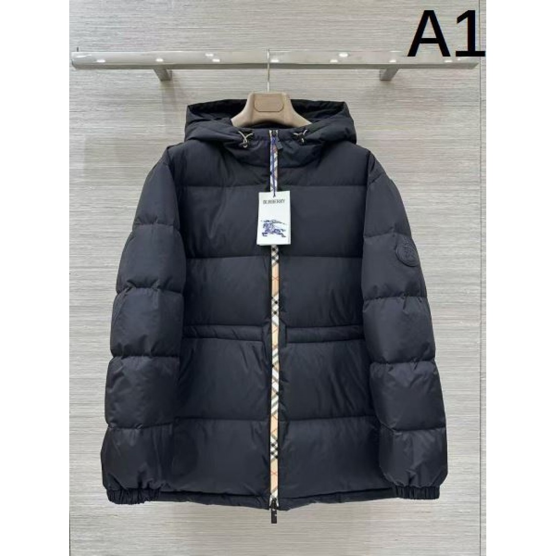 プレミアム ラグジュアリー バーバリー BURBERRY コピー ダウンジャケット 上質 上品