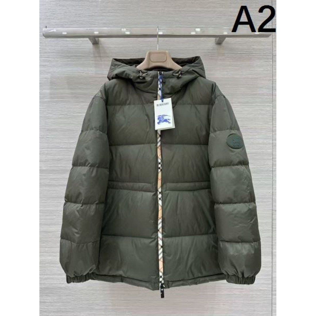 プレミアム ラグジュアリー バーバリー BURBERRY コピー ダウンジャケット 上質 上品