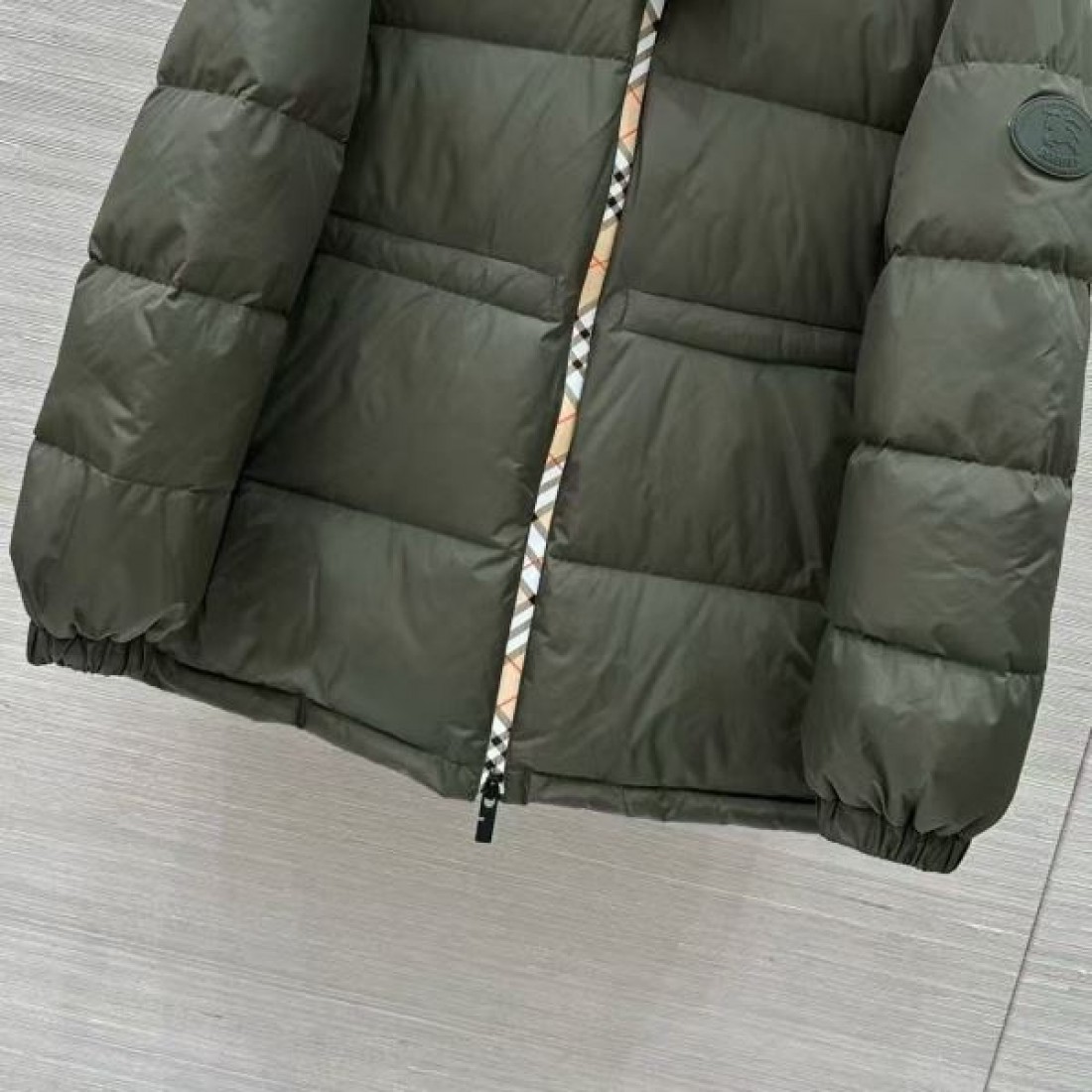 プレミアム ラグジュアリー バーバリー BURBERRY コピー ダウンジャケット 上質 上品